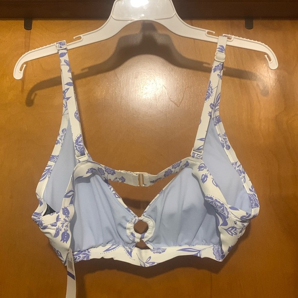 NWT Catalina Size XL Floral Swimsuit Top - Picture 6 of 6